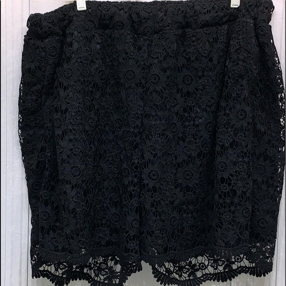 ellos Pants - 2/$12‼️ Ellos Lace Shorts With Lining Plus 24w